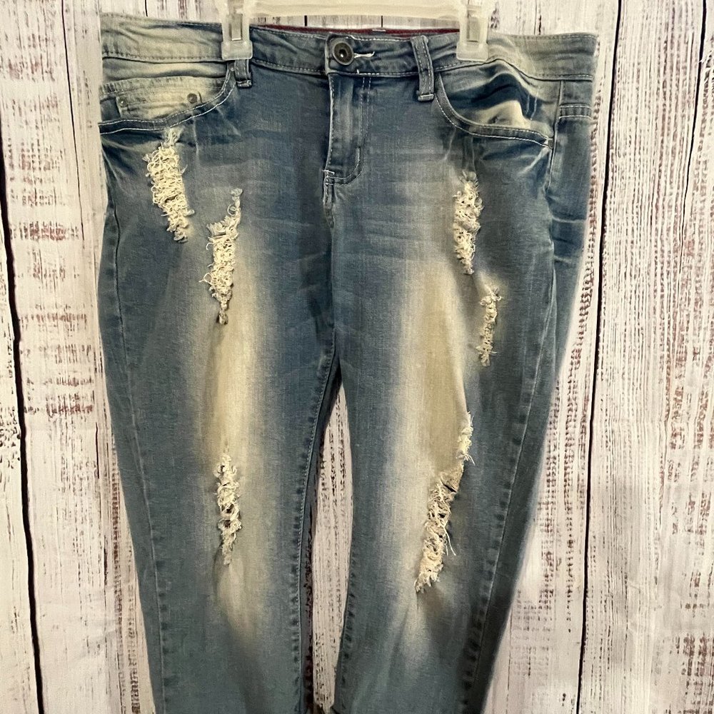 Women's Red Rivet Distressed Knee or Ankle Length Jeans